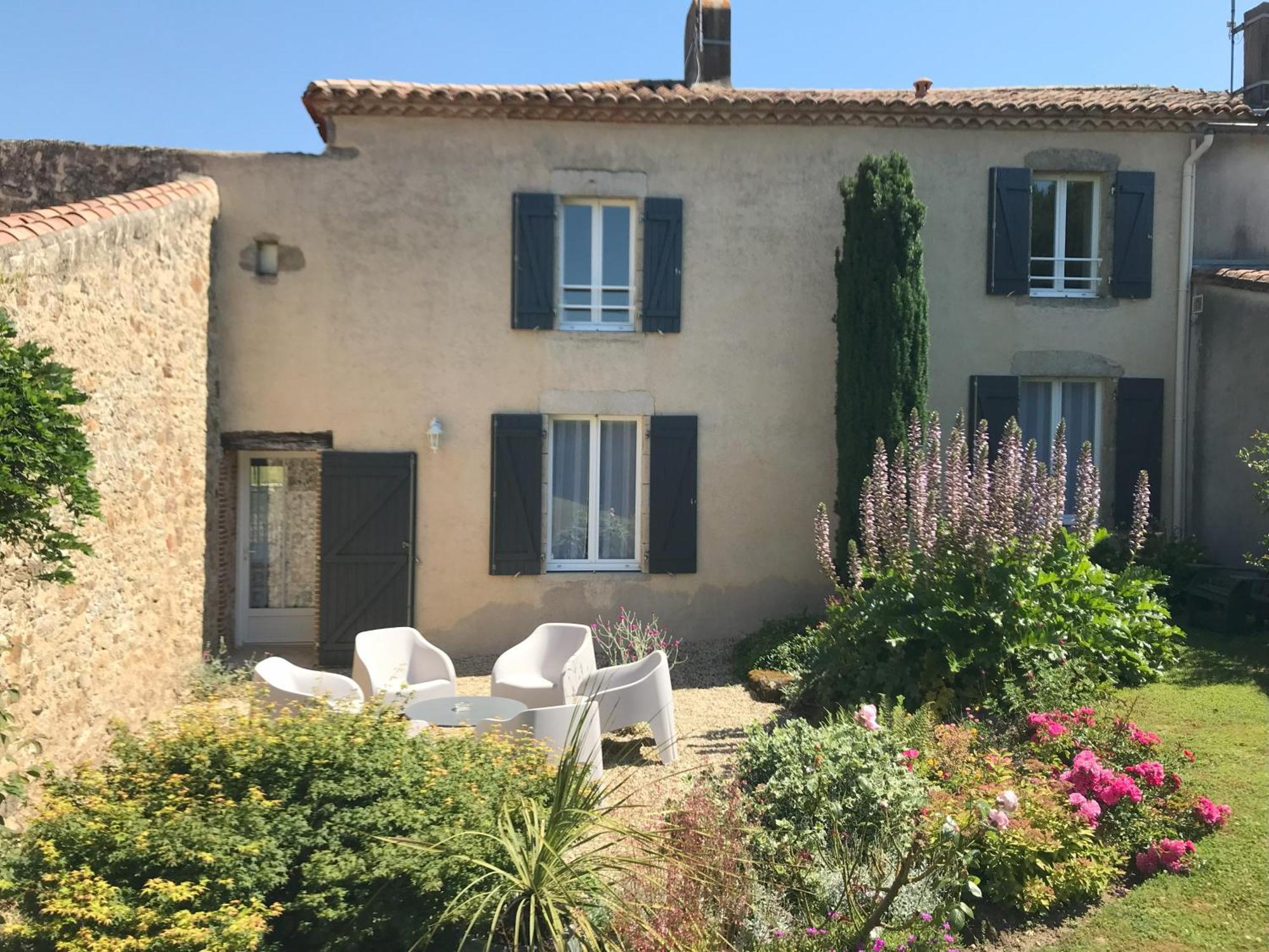 Chambres D'Hotes Les Laitieres Beaurepaire  ภายนอก รูปภาพ
